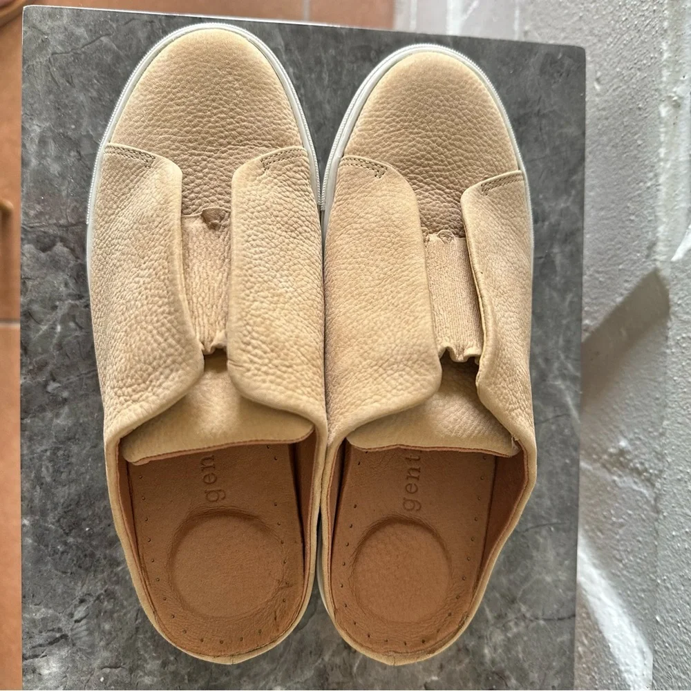 GENTLE SOULS by Kenneth Cole “Rory Ruffle Mule” - Picture 3 of 13